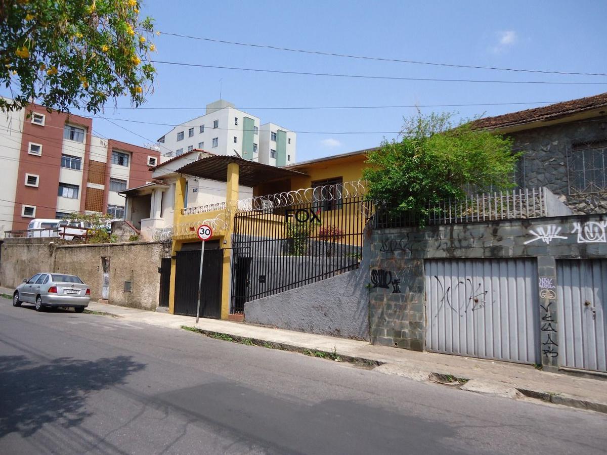 Casa, Santa Efigênia, 4 Quartos, 2 Vagas, 1 Suíte