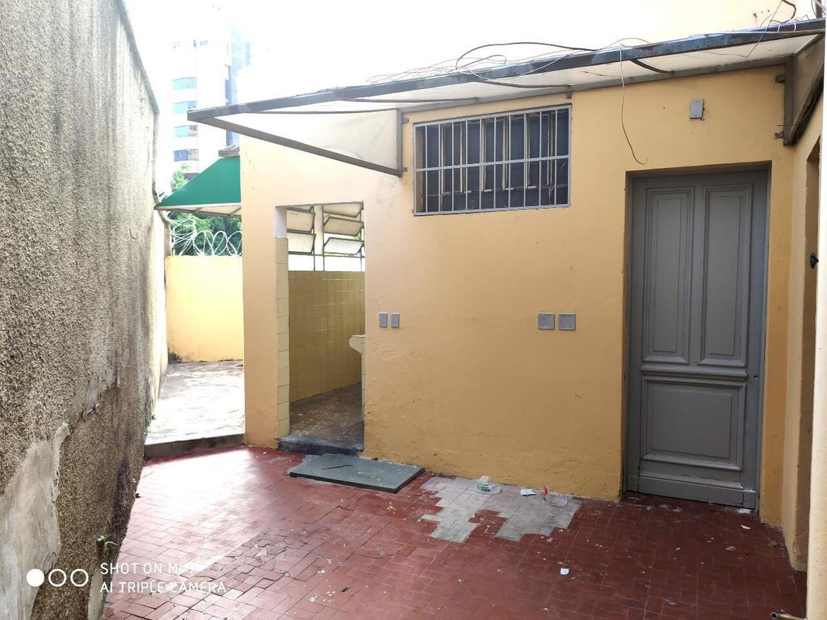 Casa Comercial, Funcionários, 0 Quarto, 0 Vaga