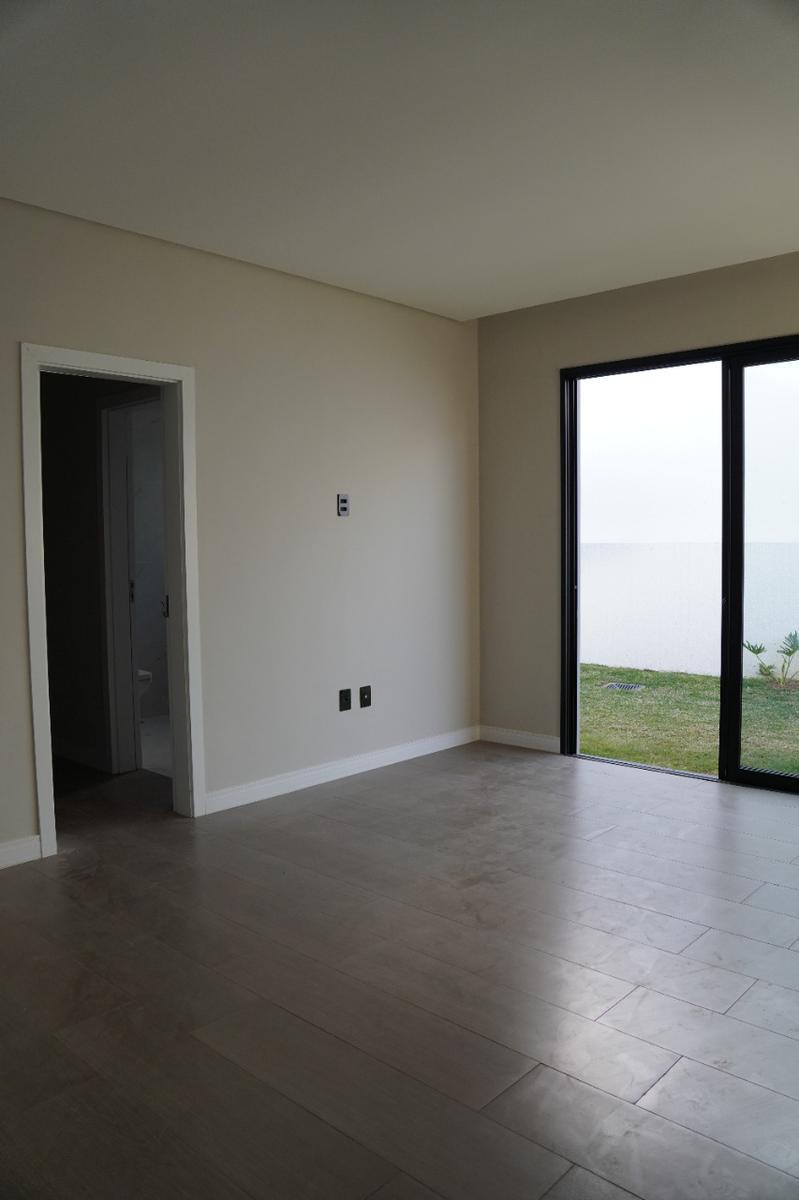 Casa, Trevo, 4 Quartos, 3 Vagas, 2 Suítes