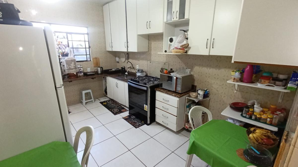 Casa, Caiçaras, 3 Quartos, 4 Vagas, 1 Suíte