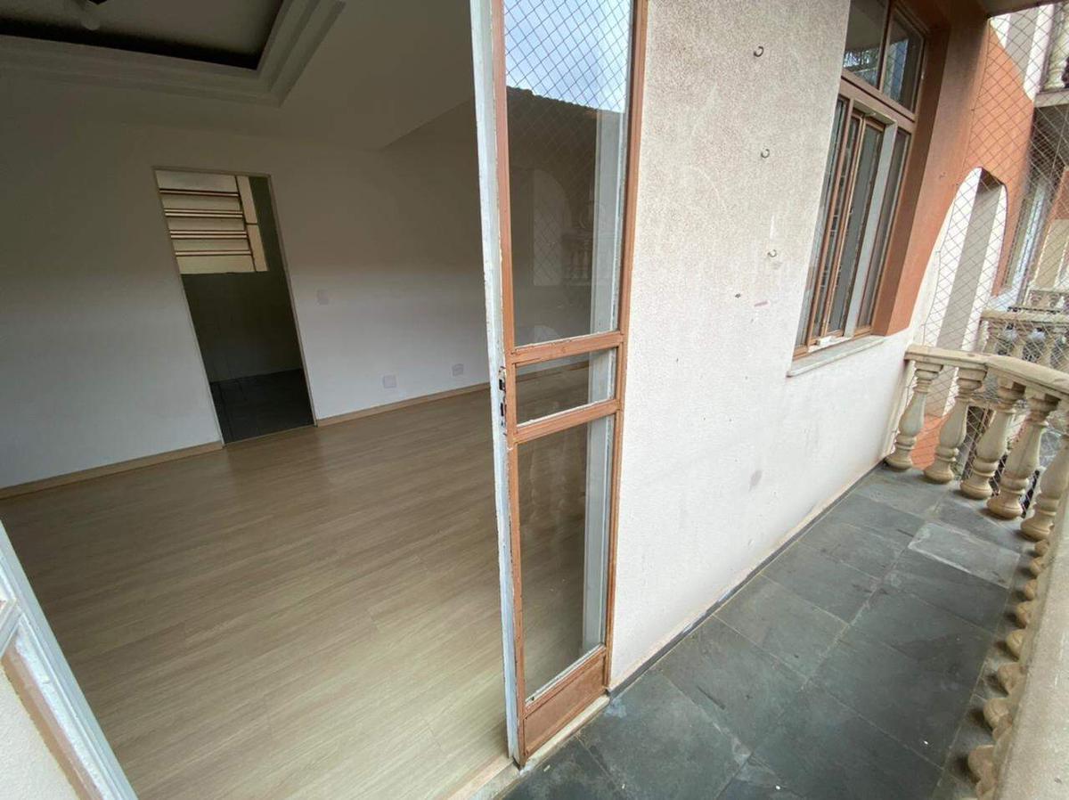 Apartamento, Estoril, 4 Quartos, 1 Vaga, 1 Suíte