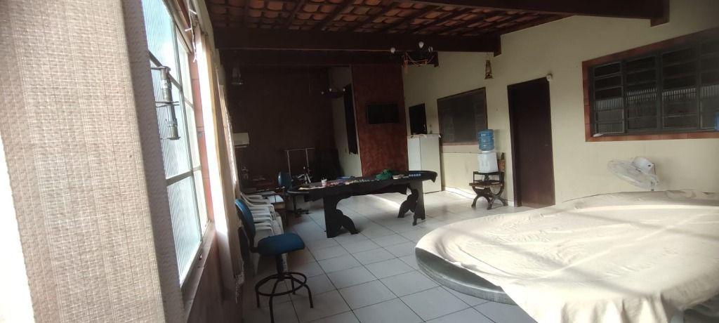 Casa, Nações Unidas, 4 Quartos, 0 Vaga, 1 Suíte