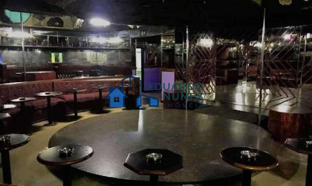 Casa, Funcionários, 4 Quartos, 0 Vaga