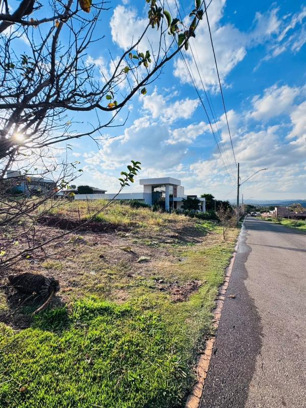 Lote, Centro, 0 Quarto, 0 Vaga