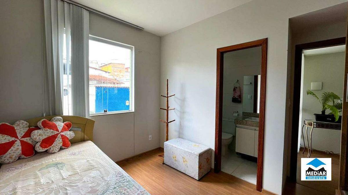 Casa, Santa Efigênia, 3 Quartos, 2 Vagas, 2 Suítes