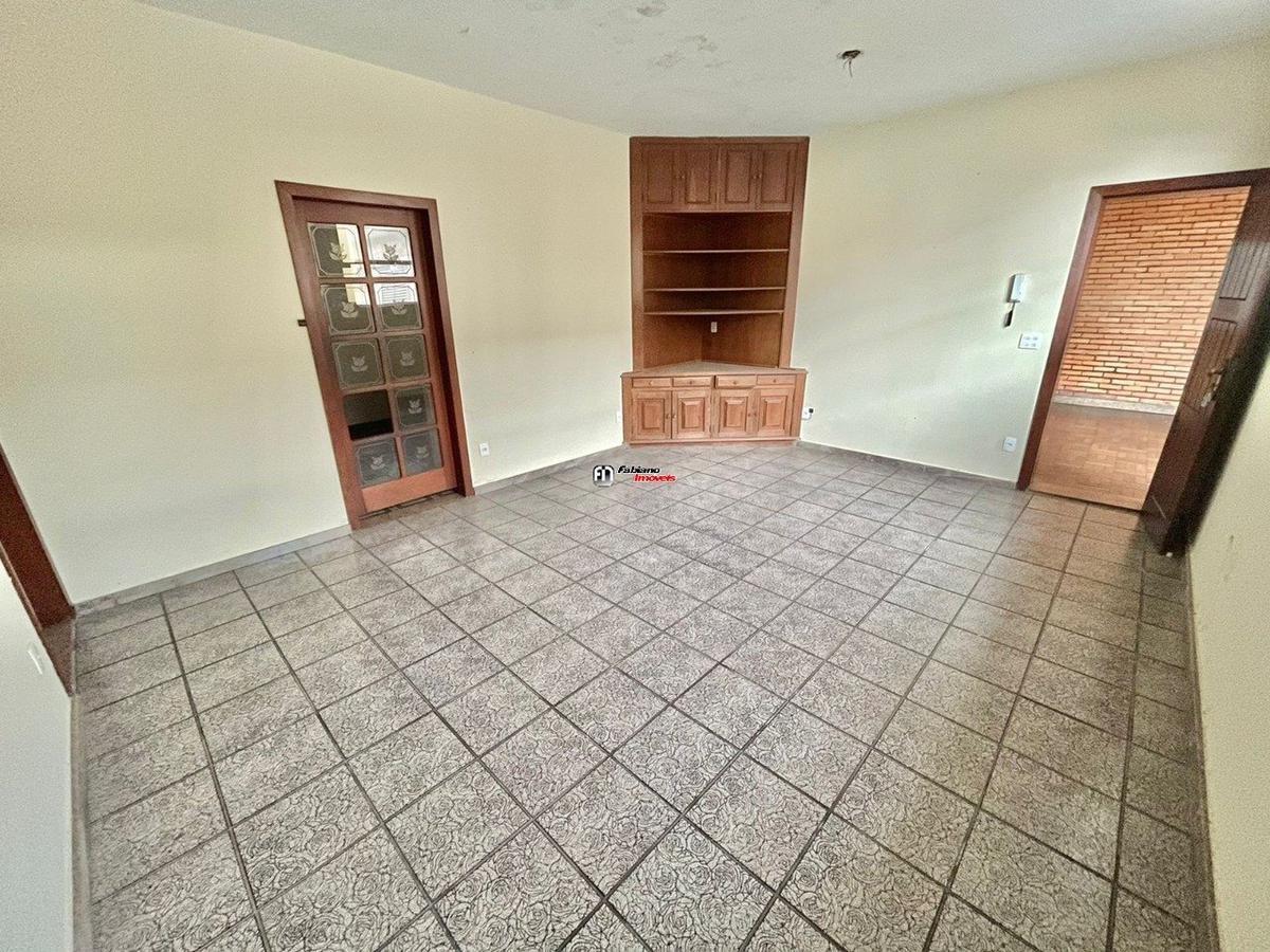 Casa, São José, 4 Quartos, 2 Vagas, 2 Suítes