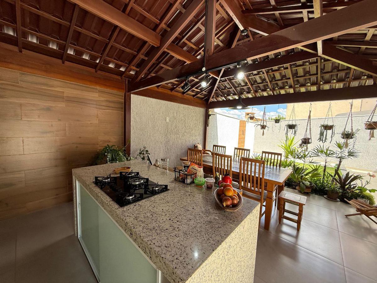 Casa, Itapoã, 3 Quartos, 4 Vagas, 1 Suíte
