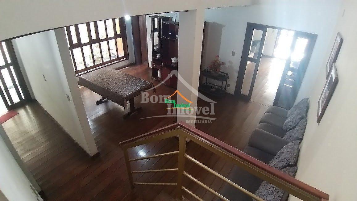 Casa, Centro, 3 Quartos, 2 Vagas, 1 Suíte