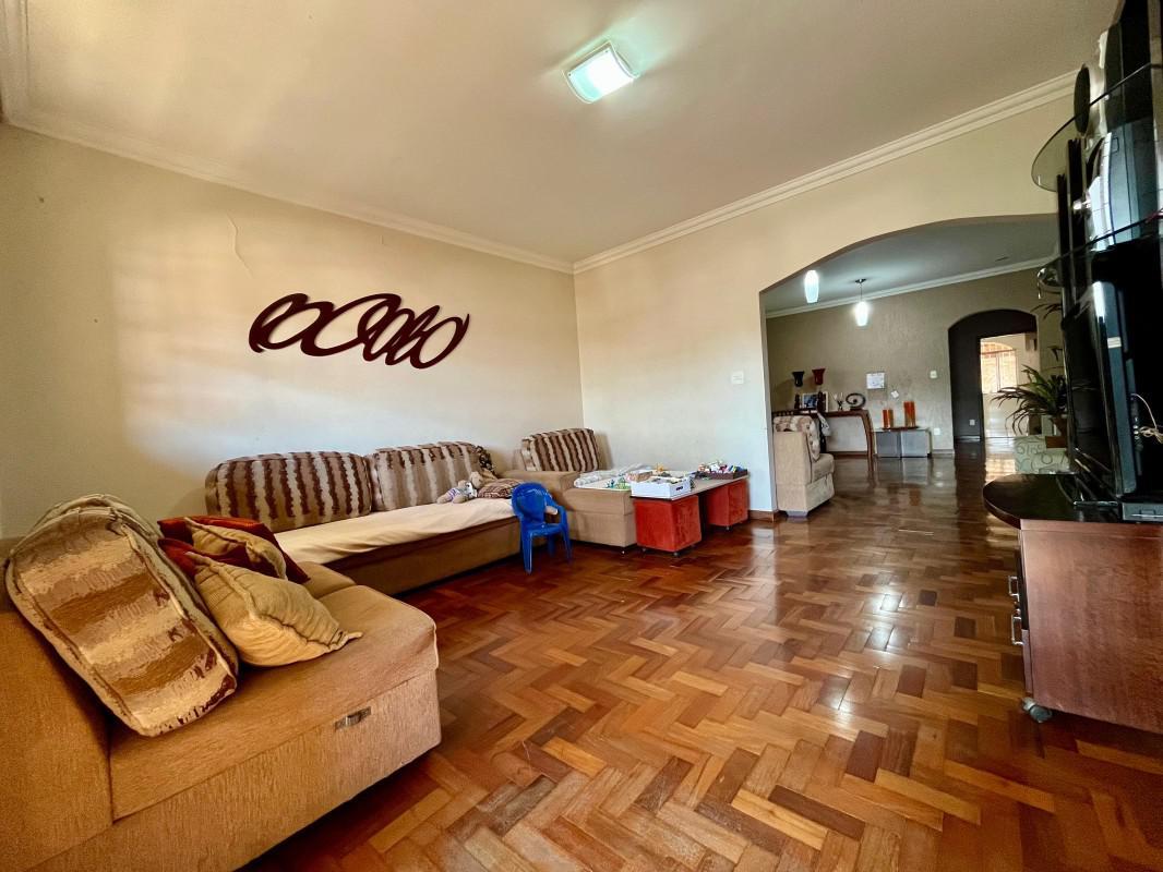 Casa, São Marcos, 3 Quartos, 4 Vagas, 1 Suíte