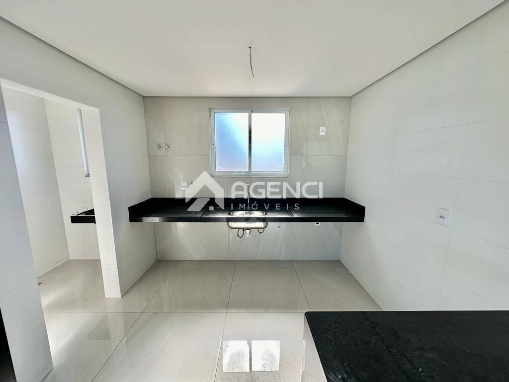 Cobertura, Serrano, 4 Quartos, 0 Vaga, 1 Suíte