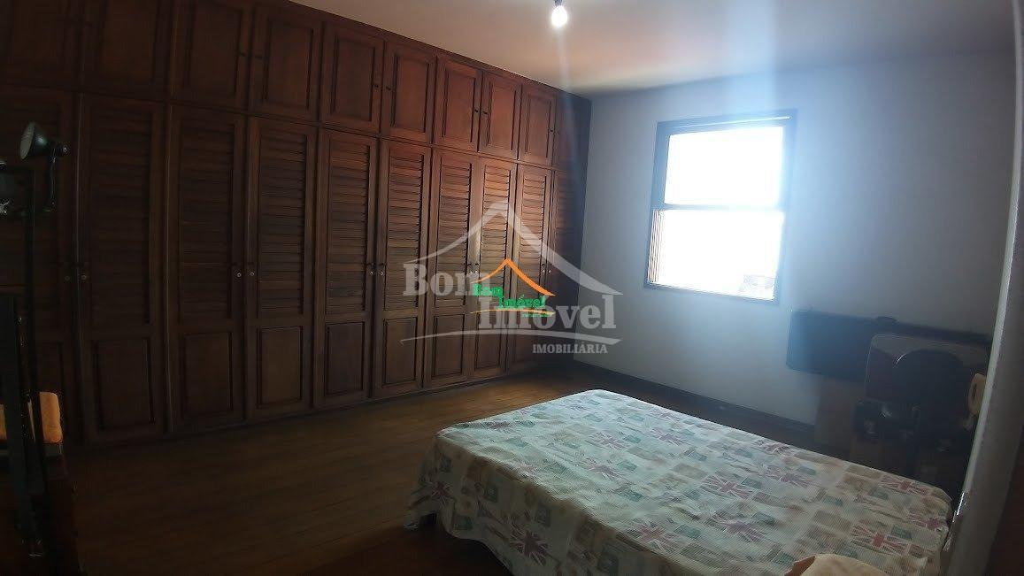 Casa, Centro, 3 Quartos, 2 Vagas, 1 Suíte