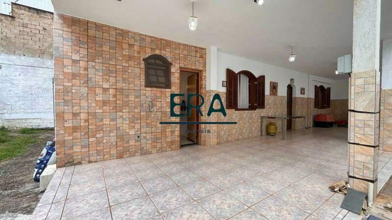 Casa, Buritis, 5 Quartos, 0 Vaga, 1 Suíte