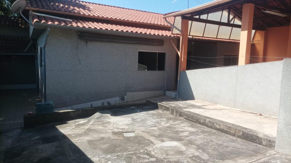 Casa, Estrela do Oriente, 3 Quartos, 5 Vagas, 1 Suíte