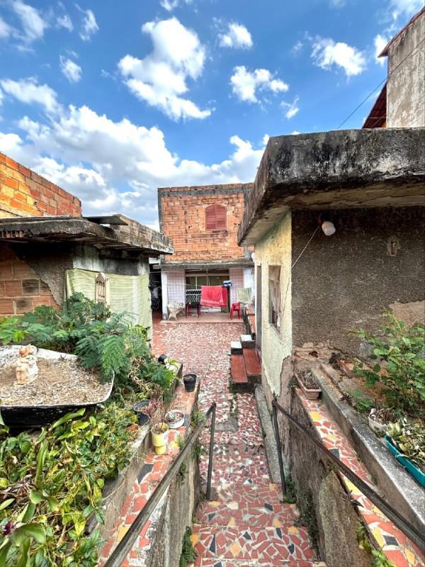 Lote, Sagrada Família, 0 Quarto, 0 Vaga