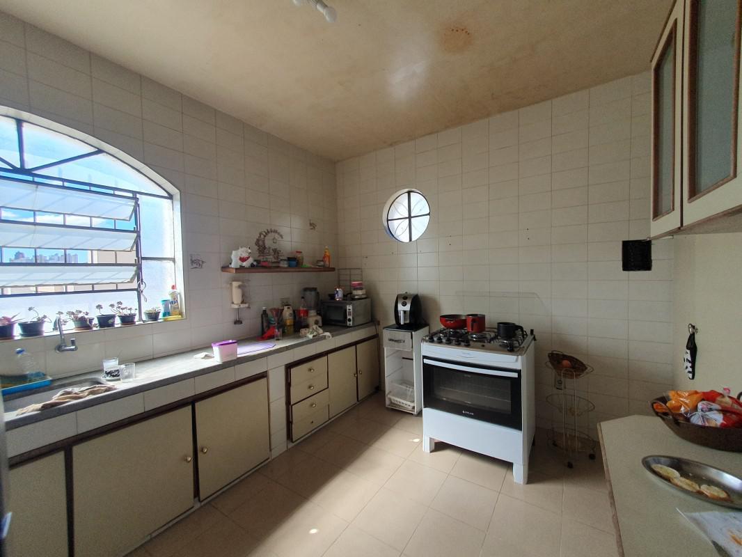 Casa, Jardim América, 4 Quartos, 4 Vagas, 1 Suíte