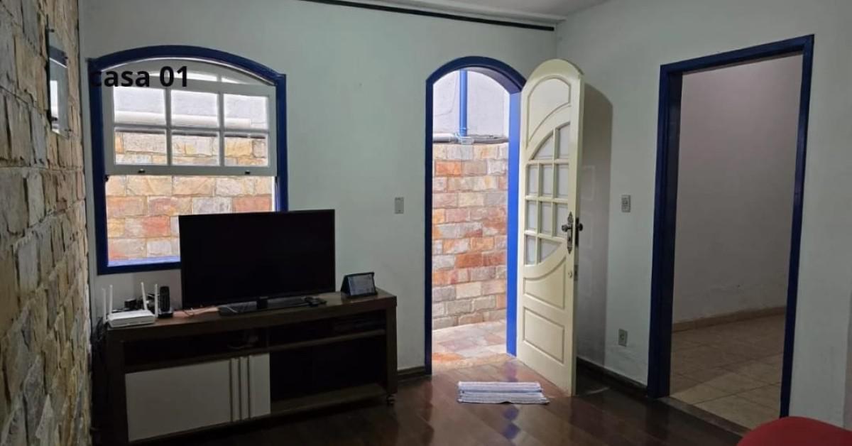 Casa, Centro, 13 Quartos, 0 Vaga, 1 Suíte