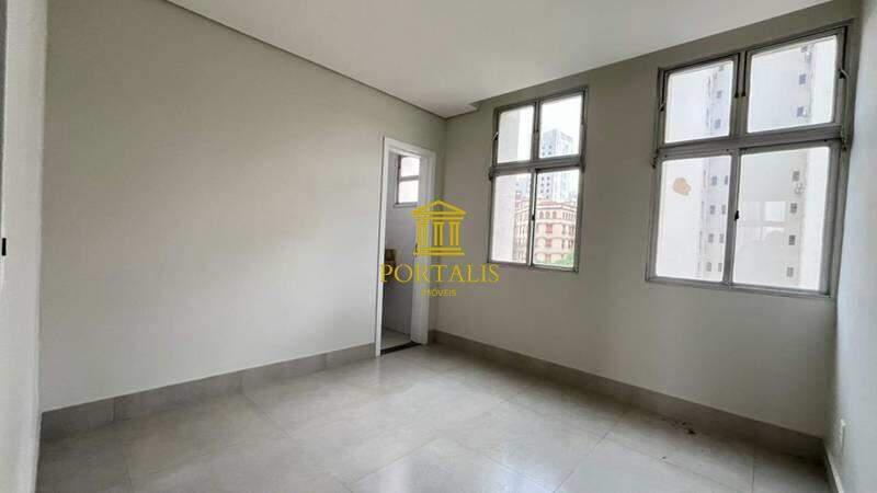 Apartamento, Centro, 2 Quartos, 0 Vaga, 1 Suíte