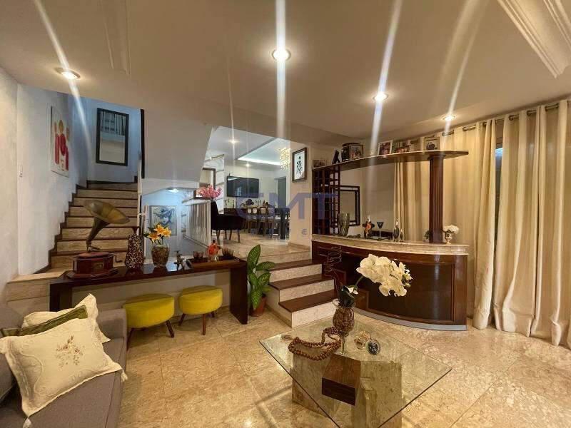 Casa, Santa Lúcia, 5 Quartos, 4 Vagas, 1 Suíte