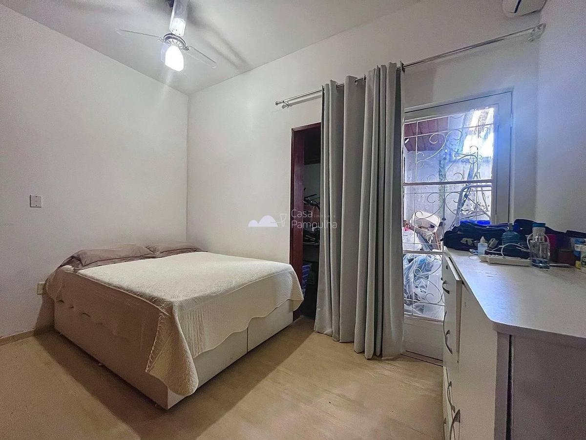 Casa, Santa Branca, 3 Quartos, 4 Vagas, 1 Suíte