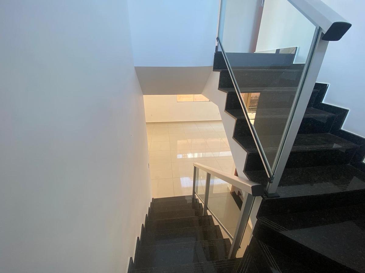 Casa, Trevo, 4 Quartos, 4 Vagas, 3 Suítes