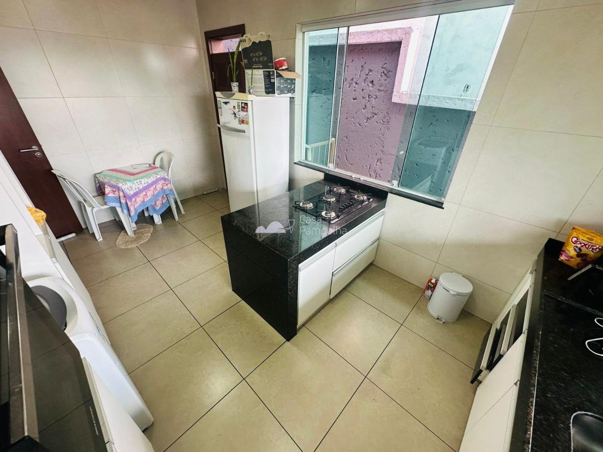 Casa, Santa Mônica, 2 Quartos, 4 Vagas, 1 Suíte