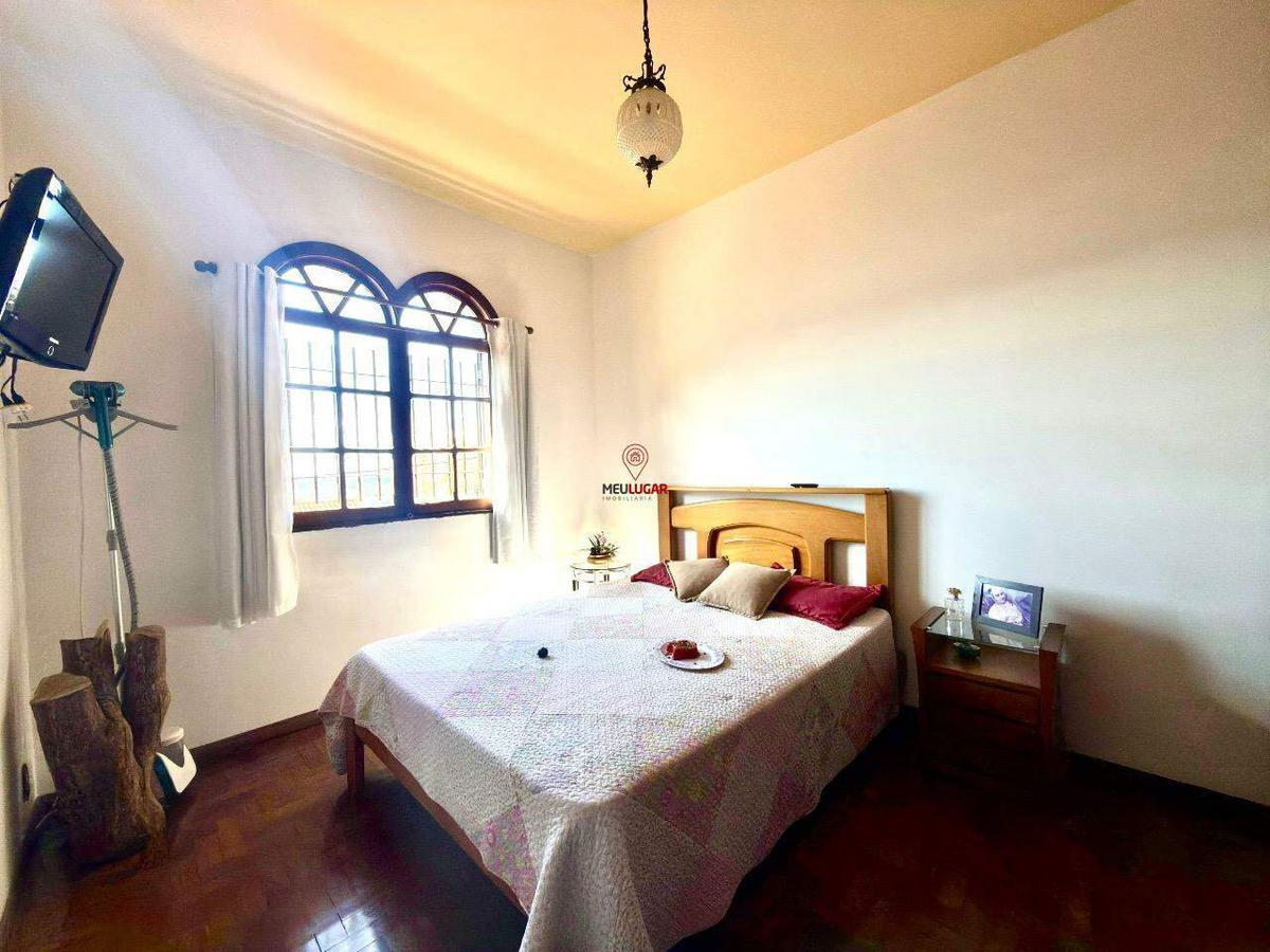Casa, Barreiro, 3 Quartos, 5 Vagas, 1 Suíte