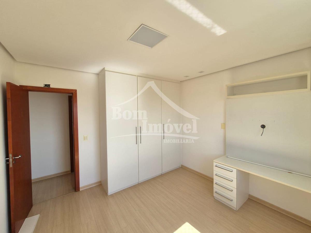Apartamento, Centro, 1 Quarto, 3 Vagas, 2 Suítes