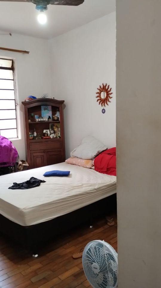 Casa, Sagrada Família, 5 Quartos, 0 Vaga, 1 Suíte