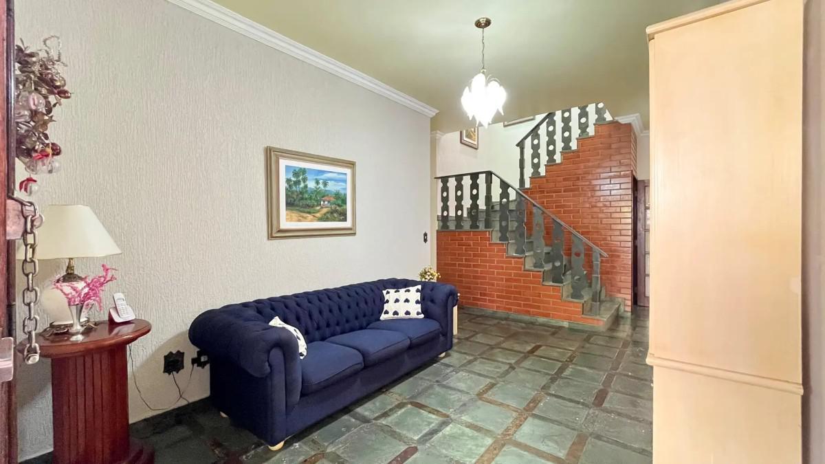 Casa, Luxemburgo, 5 Quartos, 4 Vagas, 2 Suítes