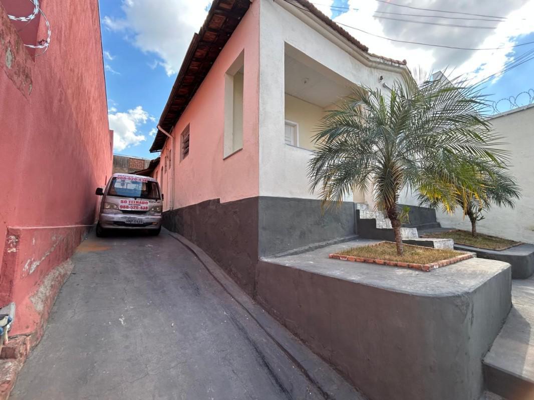 Casa, Carlos Prates, 2 Quartos, 2 Vagas