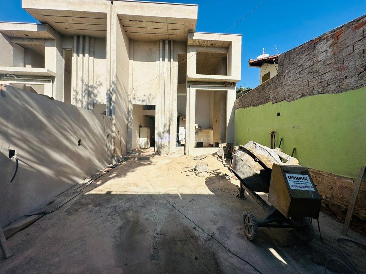 Casa, Planalto, 4 Quartos, 4 Vagas, 1 Suíte