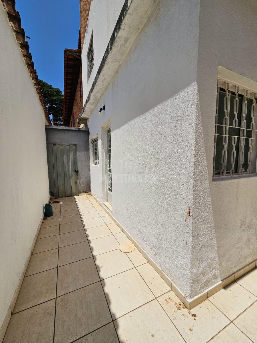 Casa, Itapoã, 2 Quartos, 0 Vaga