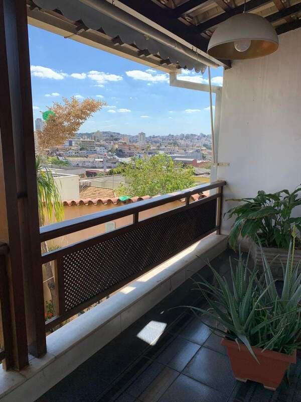 Casa, Alto Barroca, 3 Quartos, 4 Vagas, 1 Suíte