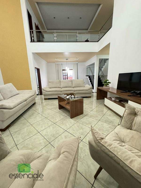 Casa, Jardim Industrial, 5 Quartos, 5 Vagas, 1 Suíte