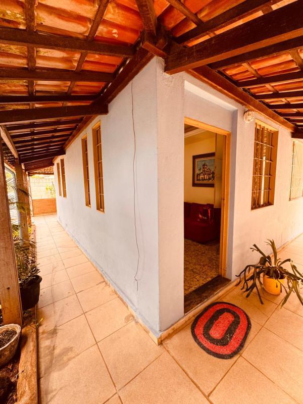 Casa, Jardim Riacho das Pedras, 3 Quartos, 4 Vagas, 1 Suíte
