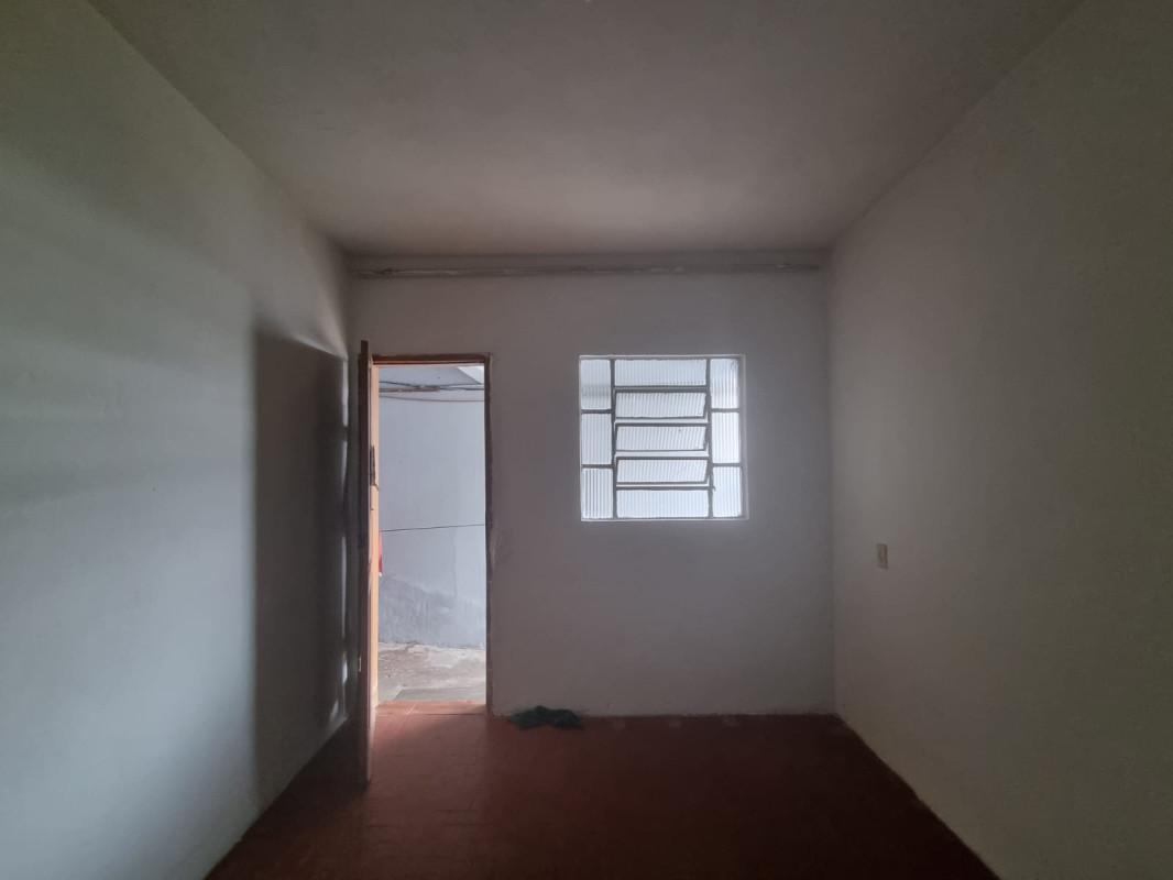 Quitinete, Industrial, 1 Quarto, 0 Vaga