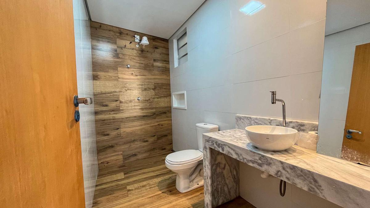 Casa, Estoril, 3 Quartos, 6 Vagas, 1 Suíte