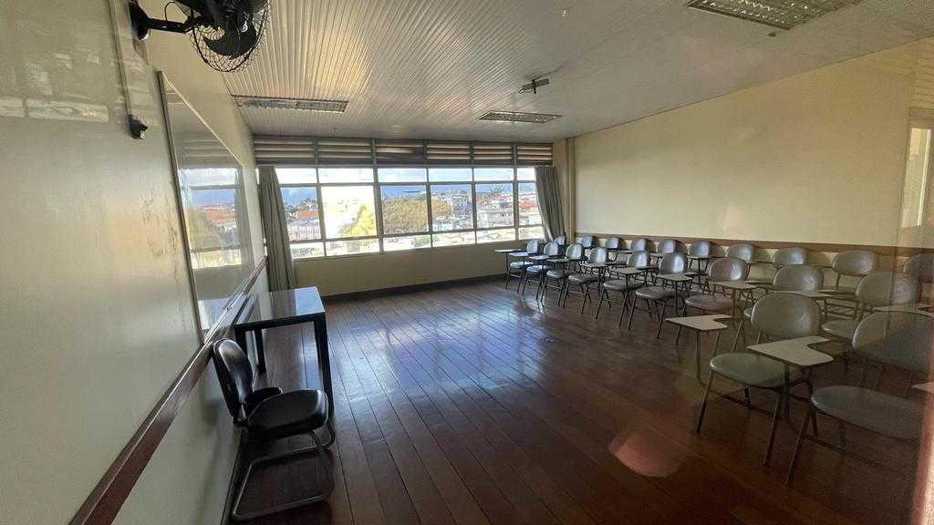 Prédio, São Cristóvão, 0 Quarto, 0 Vaga