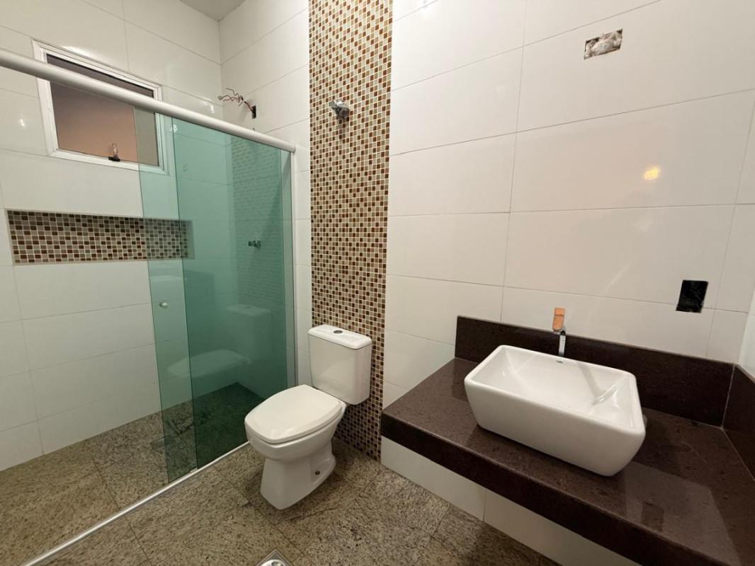 Casa, Sagrada Família, 3 Quartos, 2 Vagas, 2 Suítes