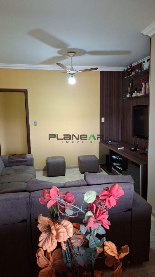 Casa, Industrial, 3 Quartos, 4 Vagas, 1 Suíte