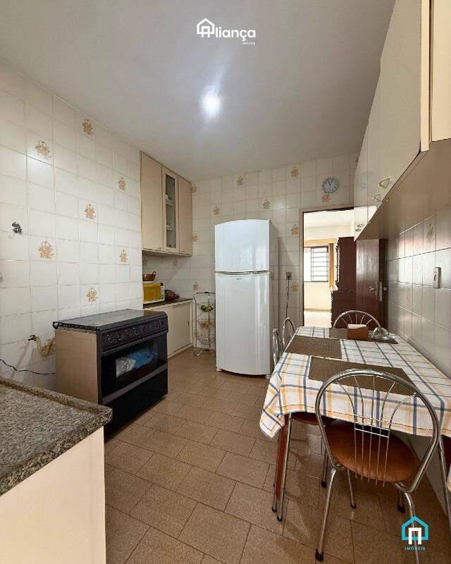 Casa, Centro, 3 Quartos, 1 Vaga, 1 Suíte