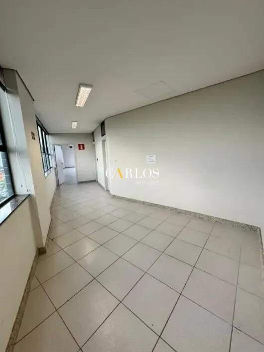 Loja, Estoril, 16 Vagas