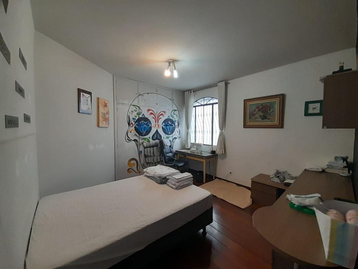 Casa, Sagrada Família, 6 Quartos, 4 Vagas, 4 Suítes