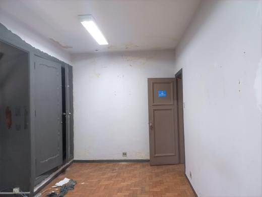 Casa Comercial, Prado, 1 Quarto, 3 Vagas