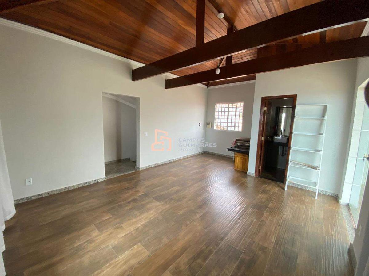 Casa, Barreiro, 3 Quartos, 4 Vagas, 1 Suíte
