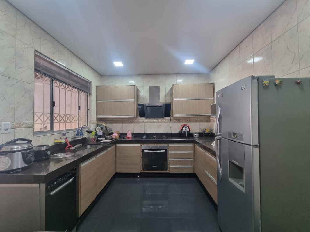 Casa, Jardim Riacho das Pedras, 3 Quartos, 8 Vagas, 2 Suítes