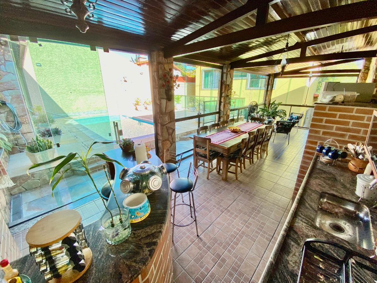 Casa, Santa Branca, 3 Quartos, 4 Vagas, 1 Suíte