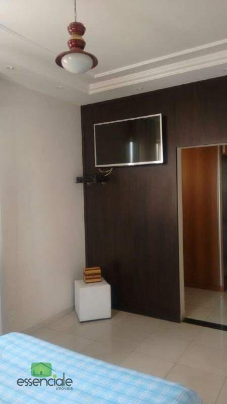 Casa, Santa Cruz Industrial, 4 Quartos, 5 Vagas, 1 Suíte