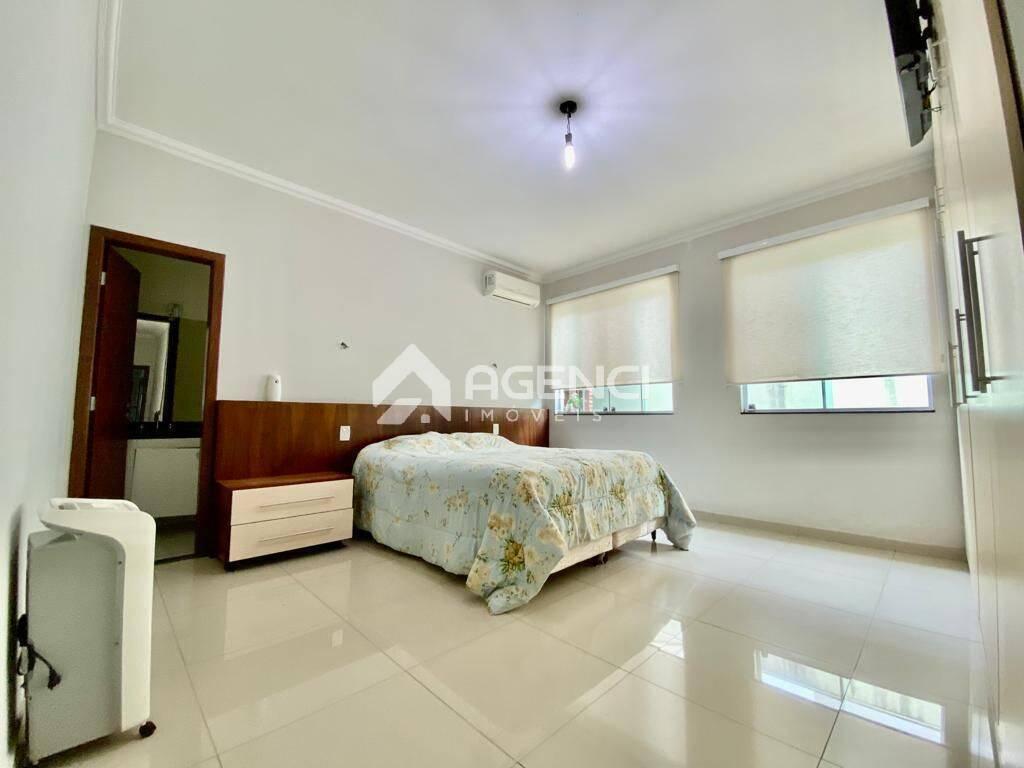 Casa, Cabral, 3 Quartos, 0 Vaga, 1 Suíte