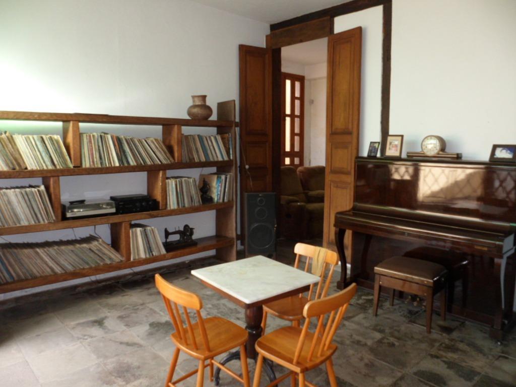 Casa, Cachoeirinha, 4 Quartos, 3 Vagas, 1 Suíte